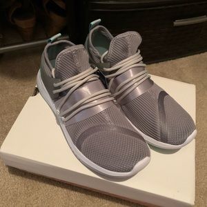 Fabletics - Pismo Performance Sneakers